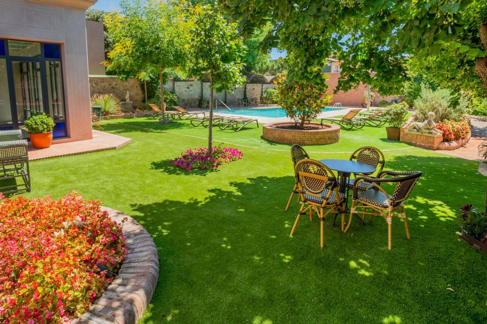 Apartaments Suites Sant Jordi مونترِيو ذيل كامب المظهر الخارجي الصورة