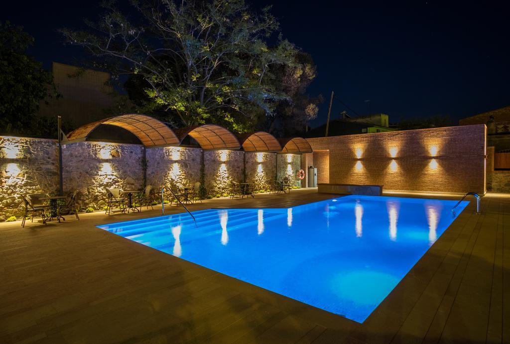 Apartaments Suites Sant Jordi مونترِيو ذيل كامب المظهر الخارجي الصورة
