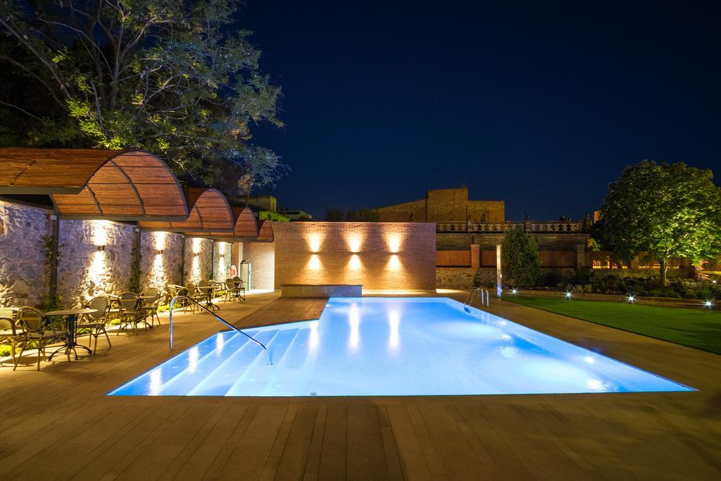 Apartaments Suites Sant Jordi مونترِيو ذيل كامب المظهر الخارجي الصورة