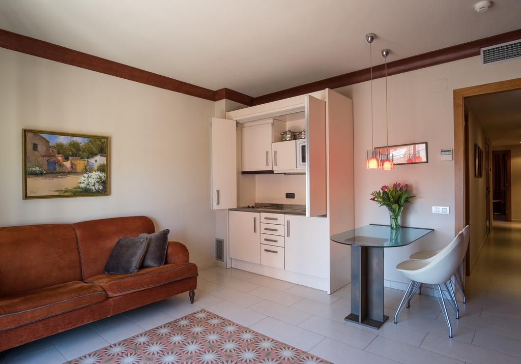 Apartaments Suites Sant Jordi مونترِيو ذيل كامب المظهر الخارجي الصورة