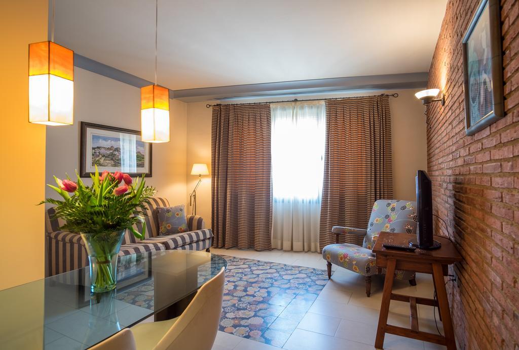 Apartaments Suites Sant Jordi مونترِيو ذيل كامب المظهر الخارجي الصورة