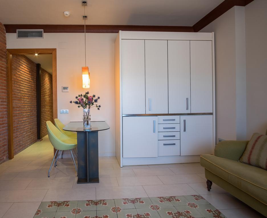 Apartaments Suites Sant Jordi مونترِيو ذيل كامب المظهر الخارجي الصورة