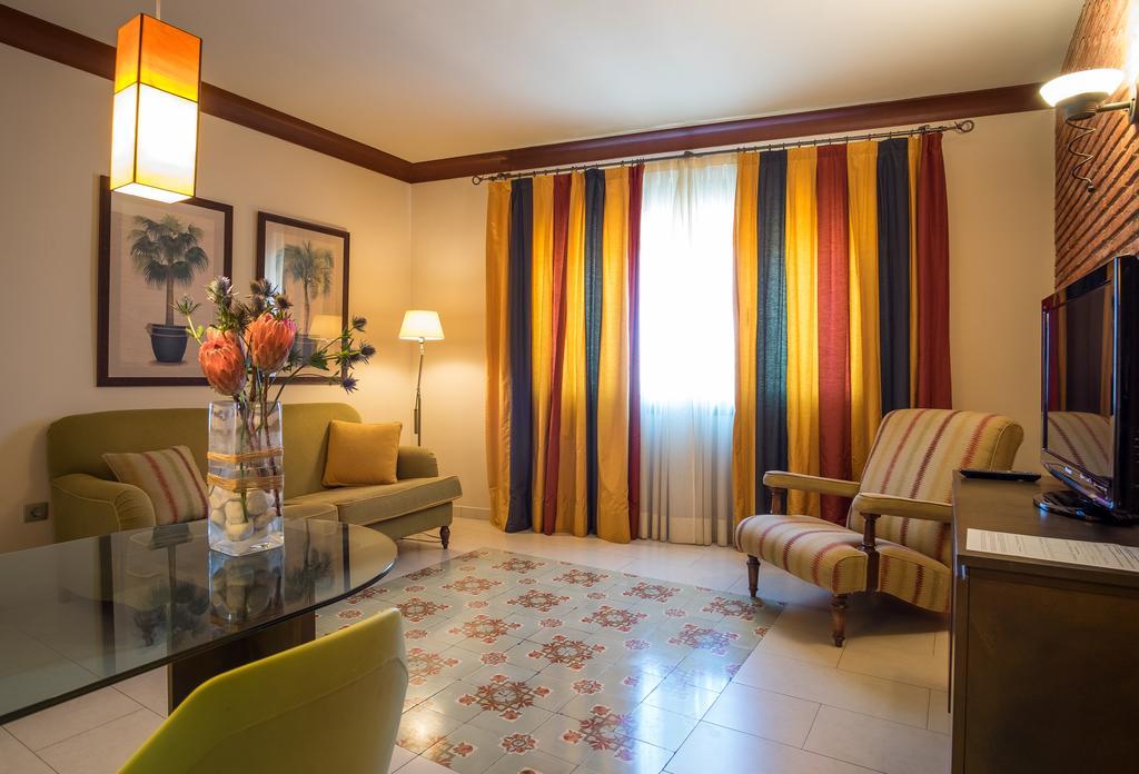 Apartaments Suites Sant Jordi مونترِيو ذيل كامب المظهر الخارجي الصورة