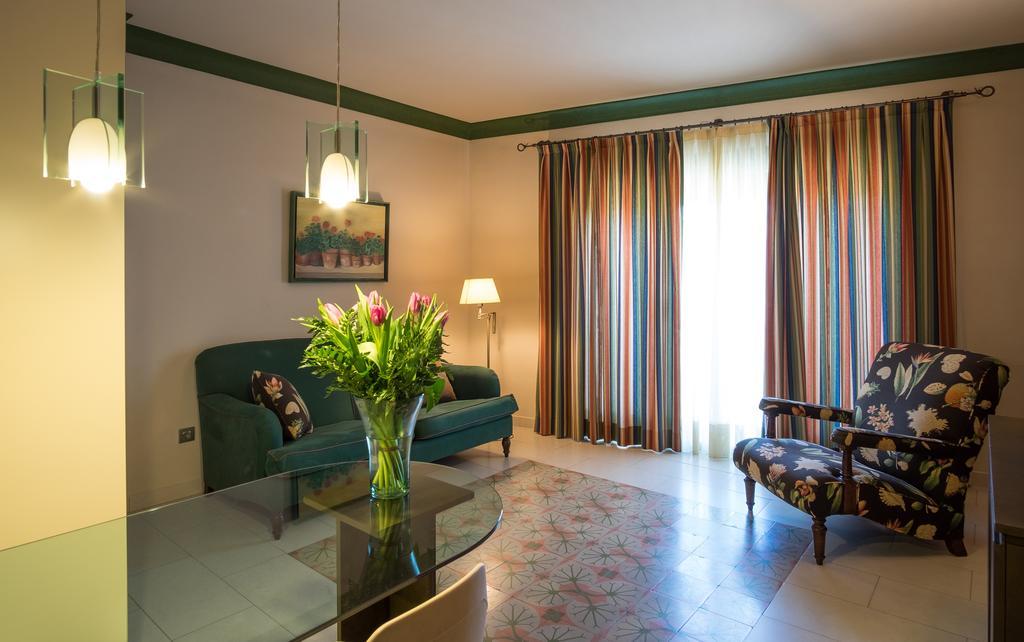 Apartaments Suites Sant Jordi مونترِيو ذيل كامب المظهر الخارجي الصورة