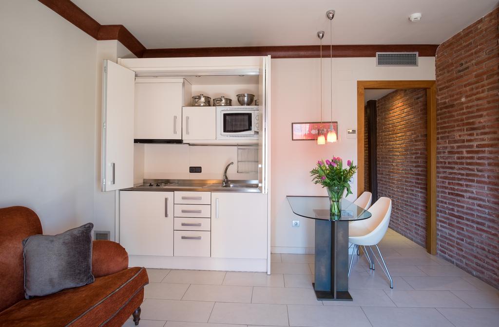 Apartaments Suites Sant Jordi مونترِيو ذيل كامب المظهر الخارجي الصورة