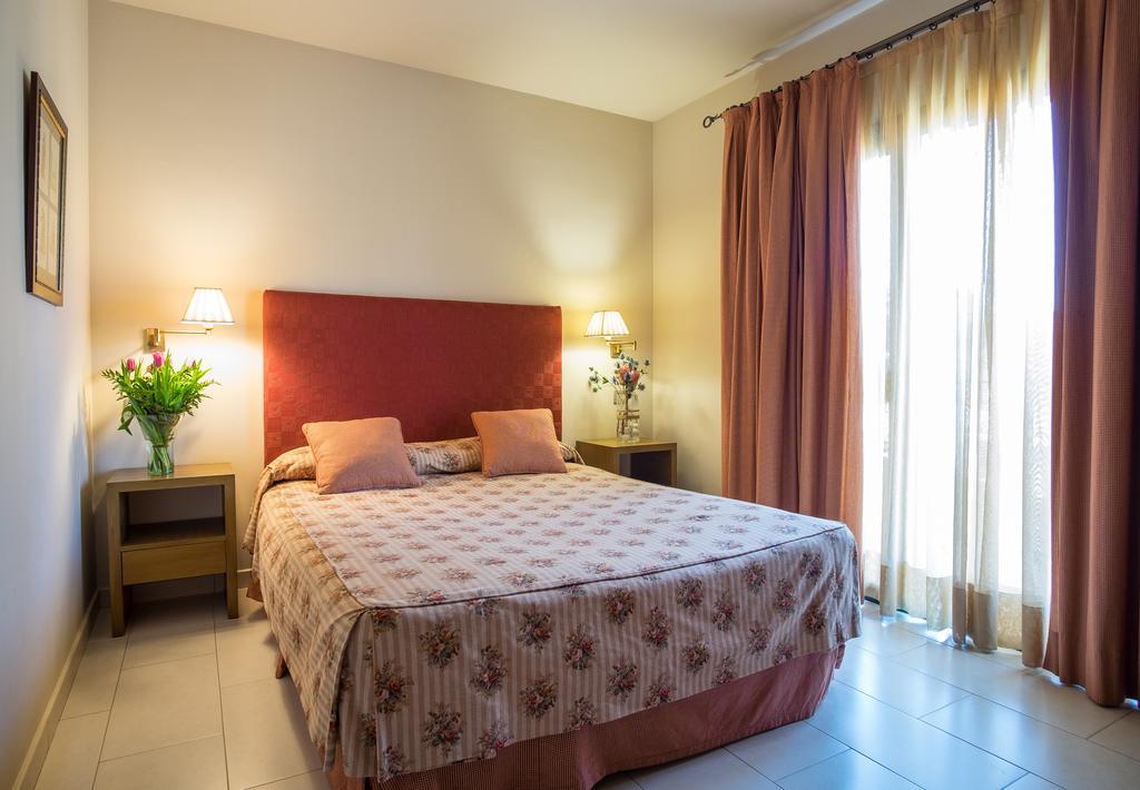 Apartaments Suites Sant Jordi مونترِيو ذيل كامب المظهر الخارجي الصورة